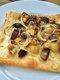 Flammkuchen mit Weintrauben