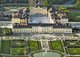 Das Foto zeigt das gesamte Residenzschloss Ludwigsburg aus der Vogelperspektive.
